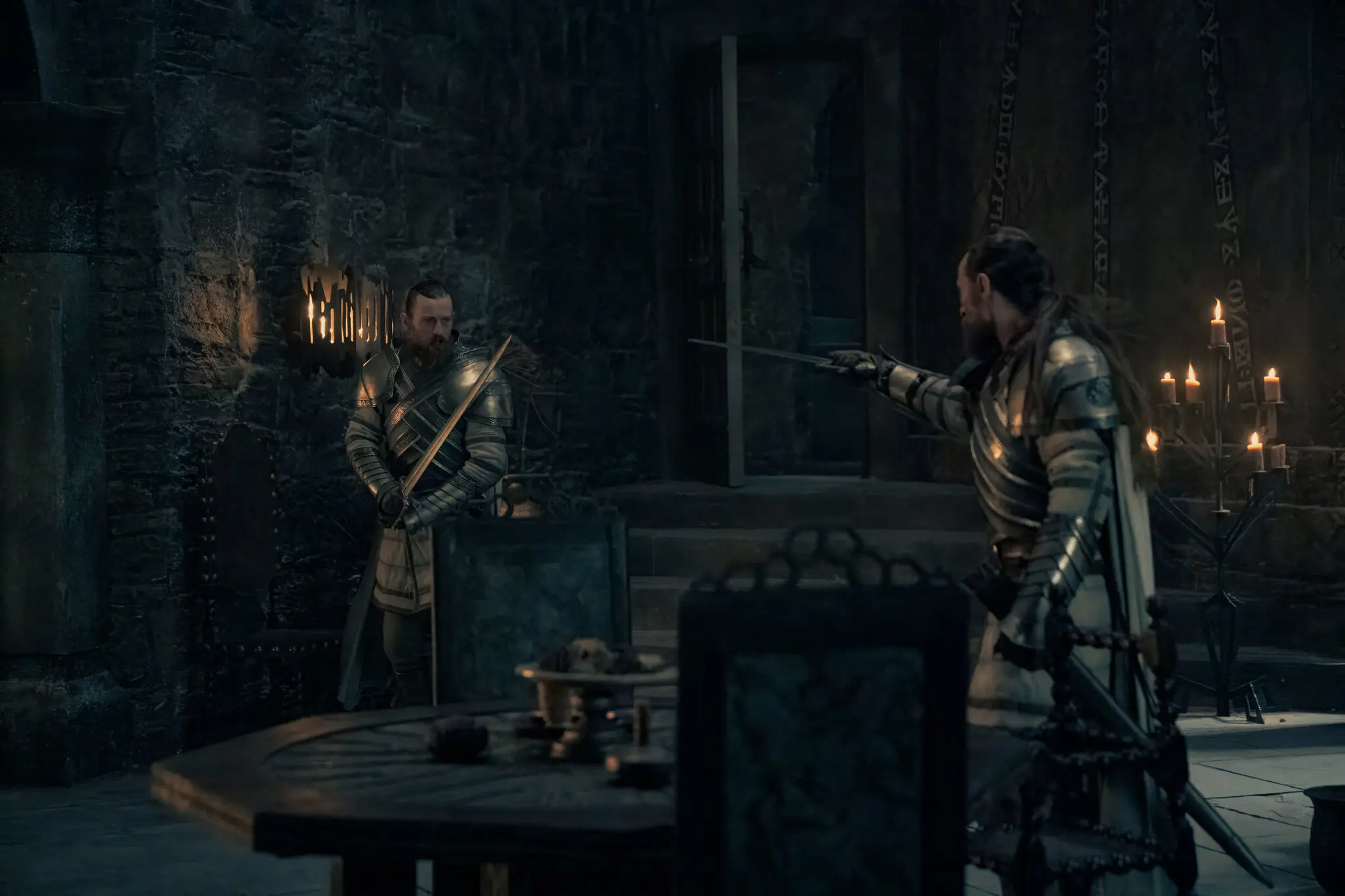 Щоб разом підготуватися до останньої сцени зі своїми персонажами, Люк (ліворуч) і Елліотт годинами тренувалися з командою каскадерів, сказав Елліотт.